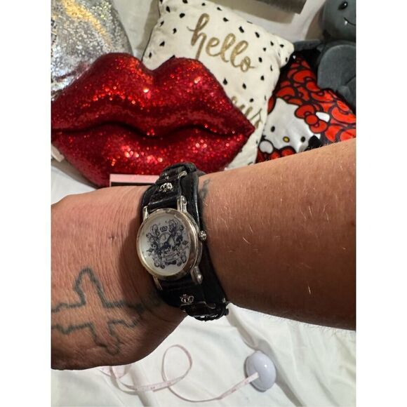 Vintage y2k OG Juicy Couture fairytale lesther double band crown charm watch iOB - Picture 8 of 11